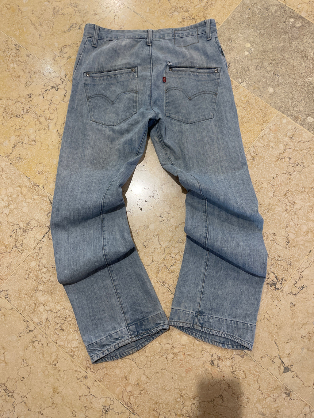 Vntg Levi’s Jeans Pants (30W-41L)