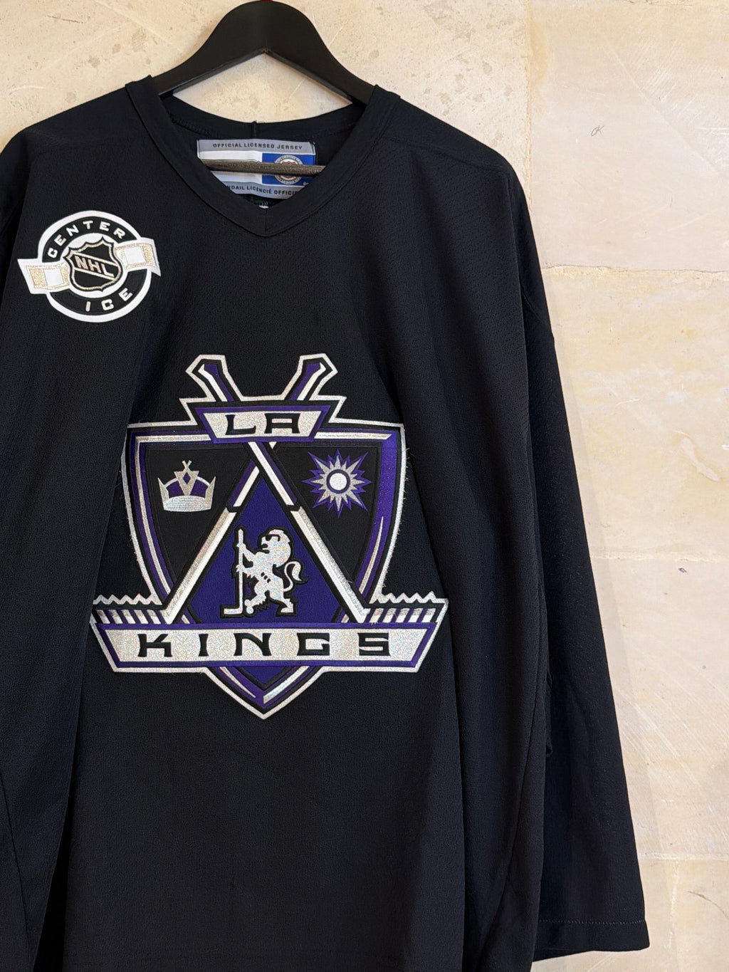 Brand New LA Kings Hockey Jersey (Large)