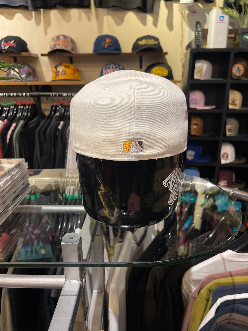 Brand New Detroit Tigers Closed Cap Cream-Choco (Size 7 1/8)