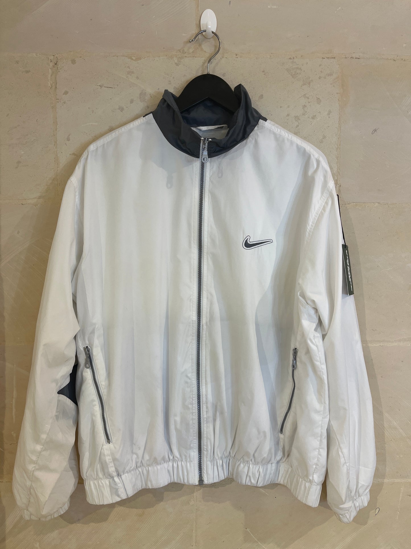 Vntg Nike Windbreaker Jacket (Small)