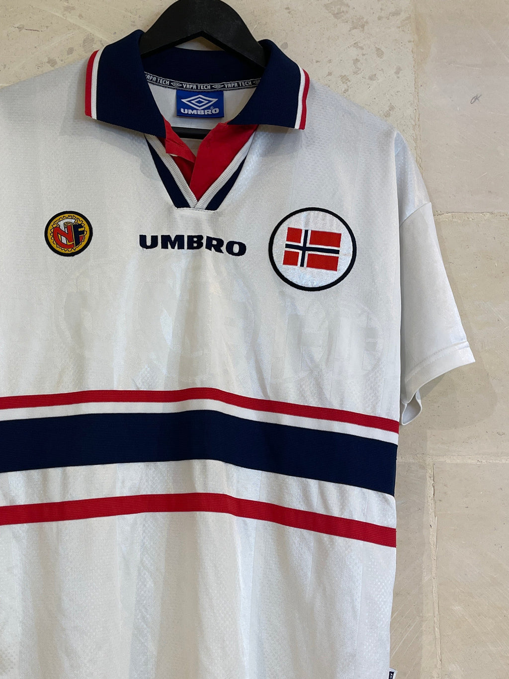 Vntg 1998-00 Norway National Te Away Shirt (Fits Large)*/Pull Out