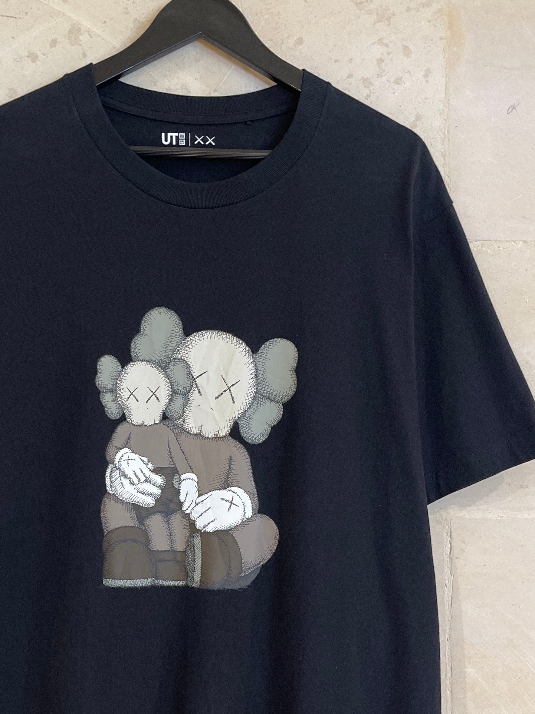 Uniqlo x Kaws (Large) BRAND NEW