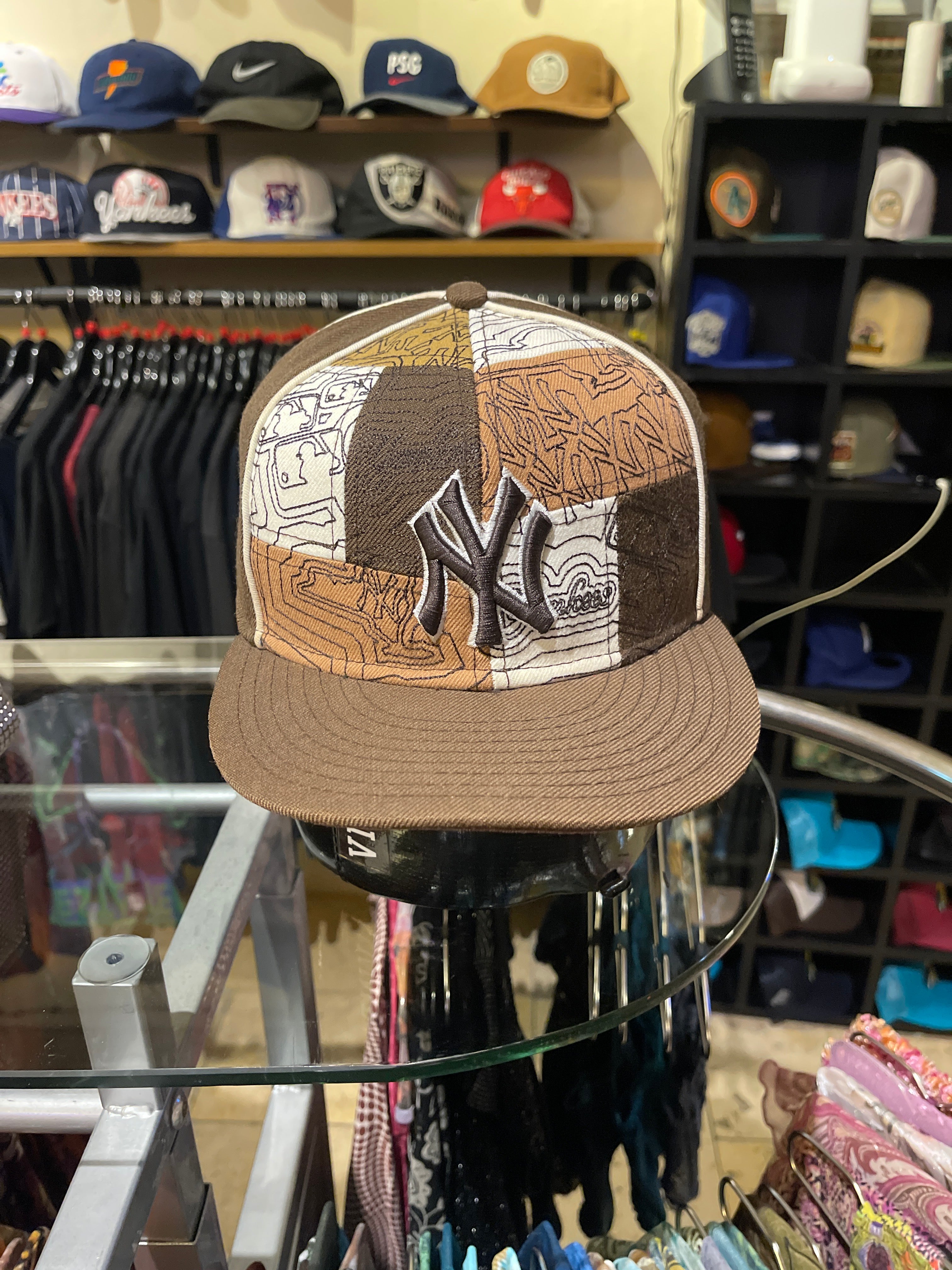 New York Yankees Closed Cap (Size 7 3/8)