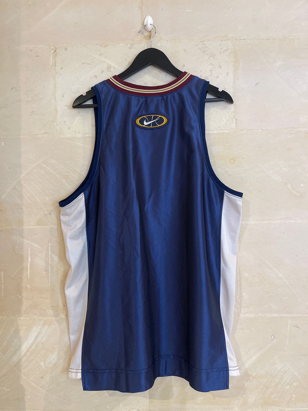 Vntg Nike Basketball Jersey (Large)