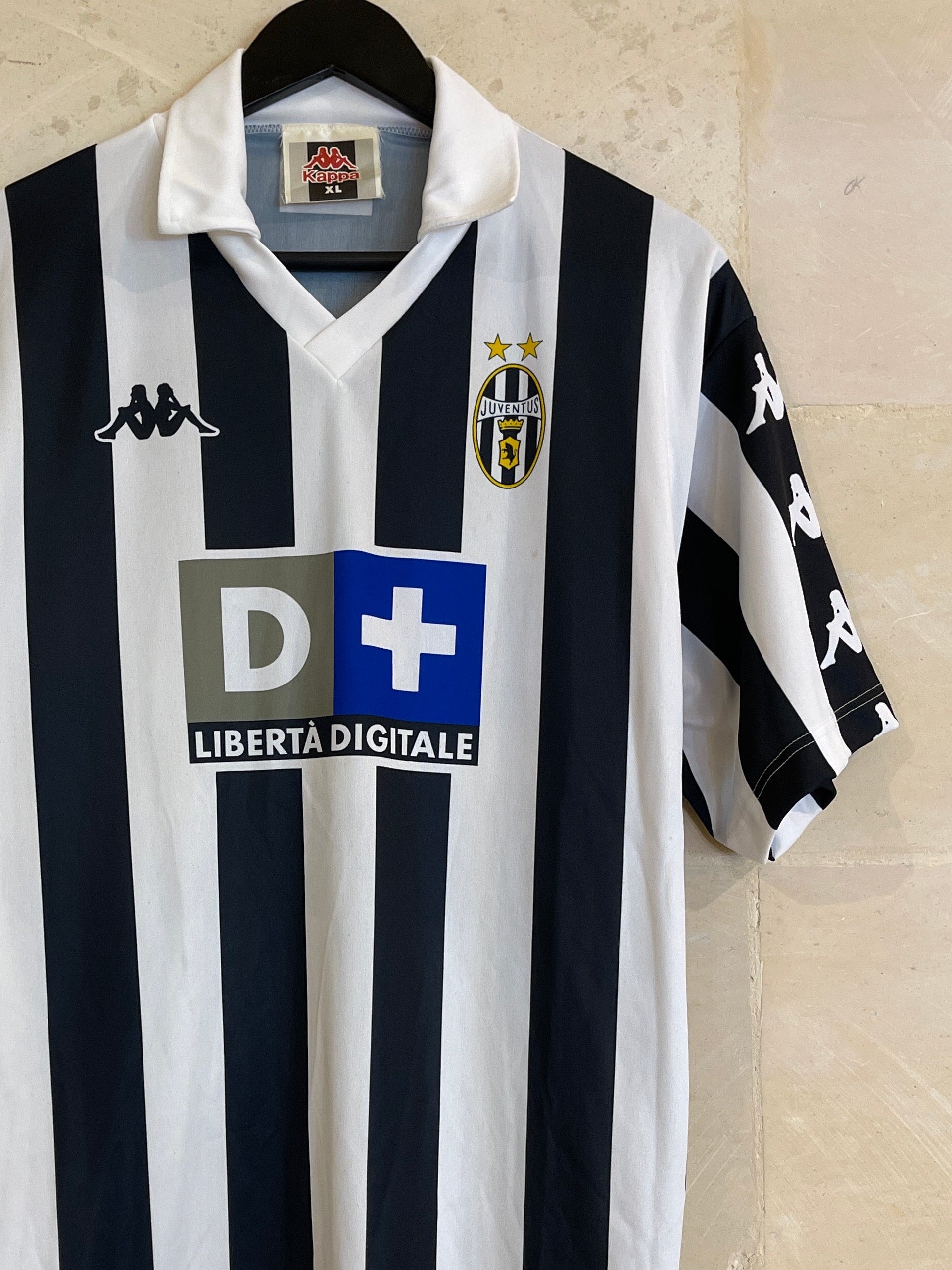 Vntg 1999-00 Kappa Juventus Home Shirt (XL)