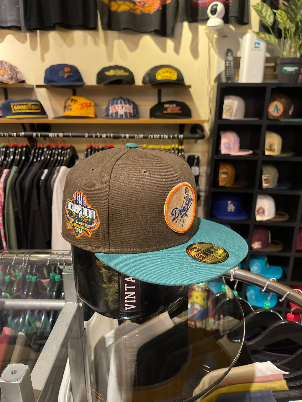 Brand New LA Dodgers Closed Cap Choco-Green (size 7 3/8)