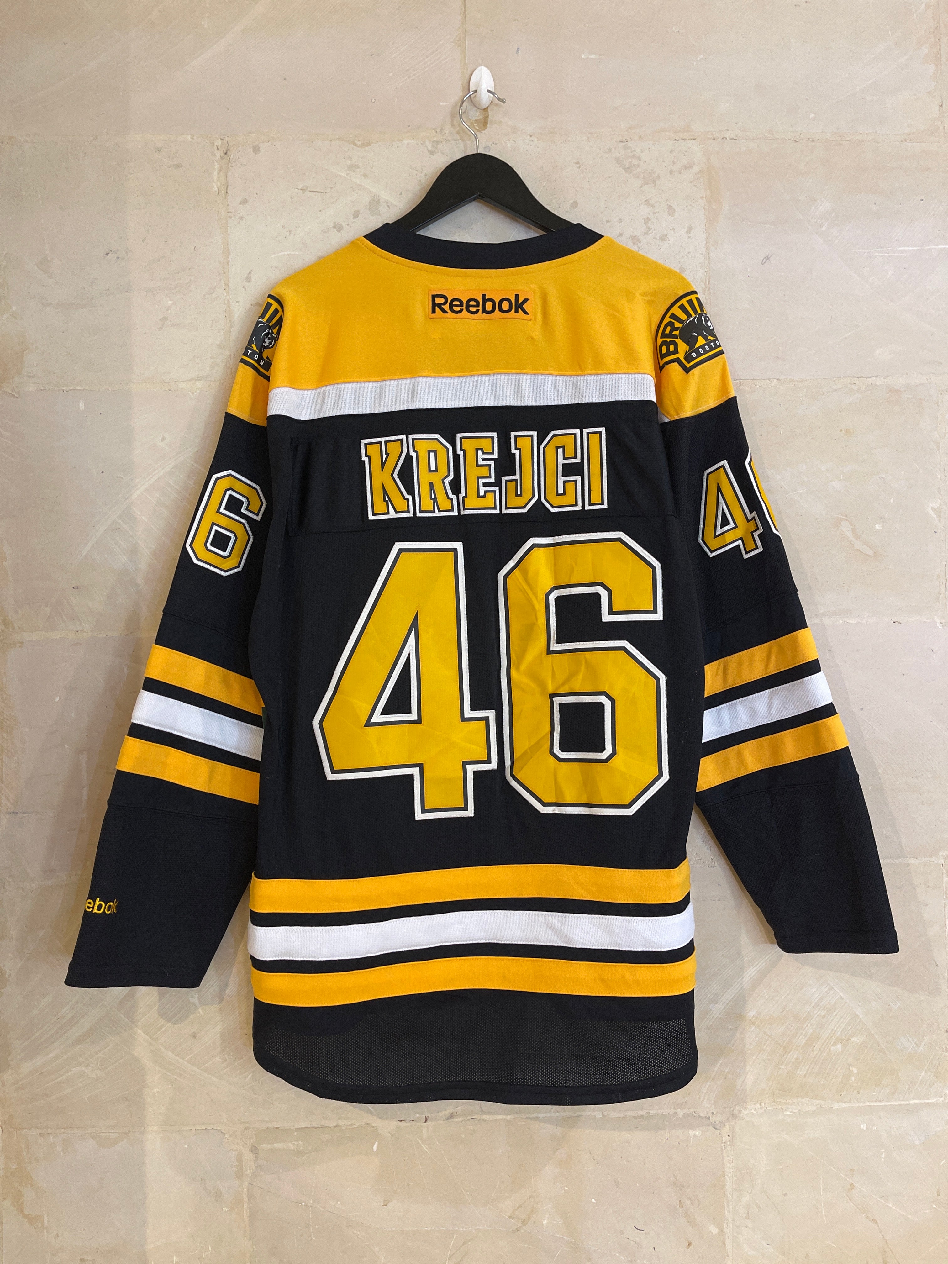 Boston Bruins Hockey Jersey (Large)