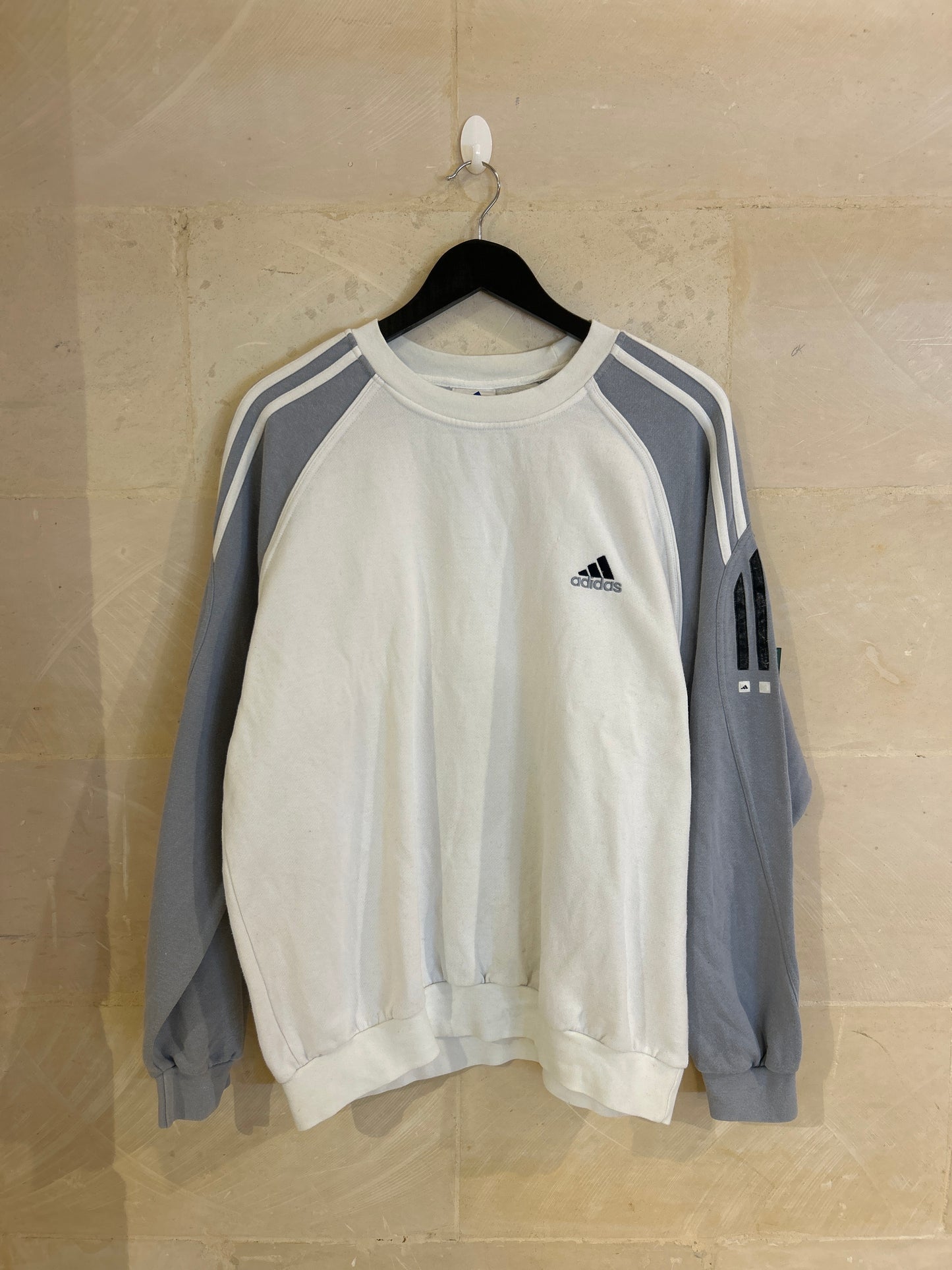 Vtg Adidas Sweatshirt (Medium)