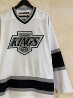 Vntg LA kings Hockey Jersey (Fits Large) *