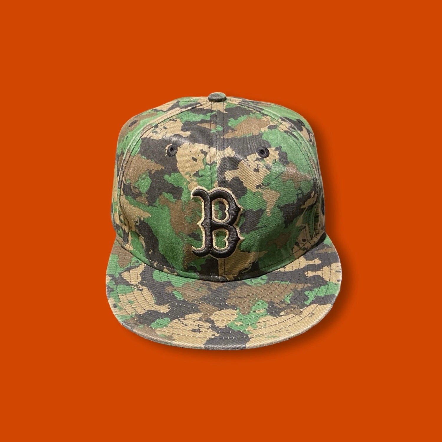 Boston Bruins Camo Closed Cap Size 8