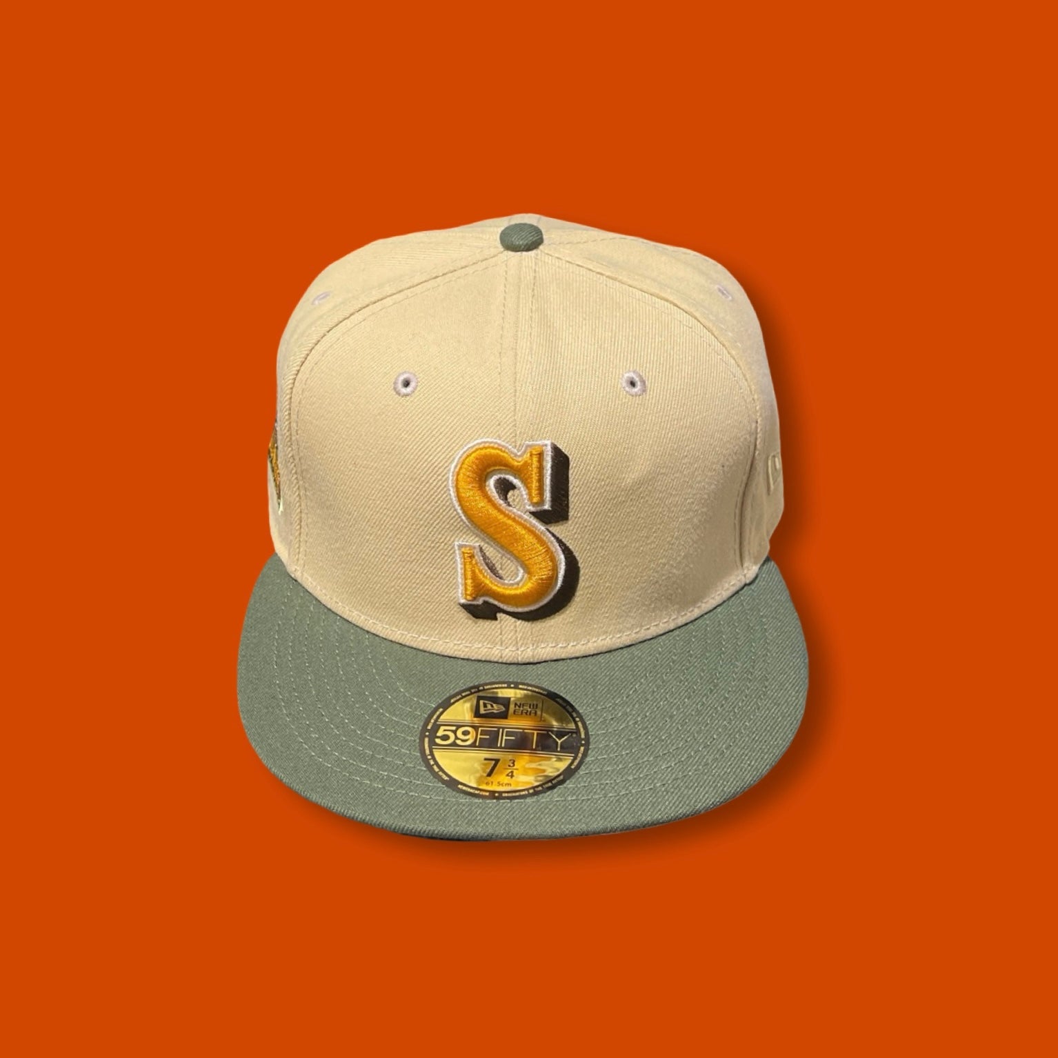 Brand New Seatle Mariners Closed Cap Cream-Green (size 7 3/4)