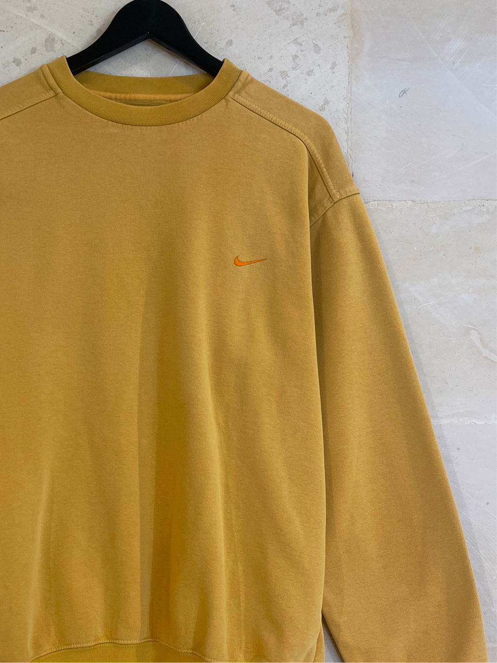 Vntg Nike Yellow Crewneck (Large)