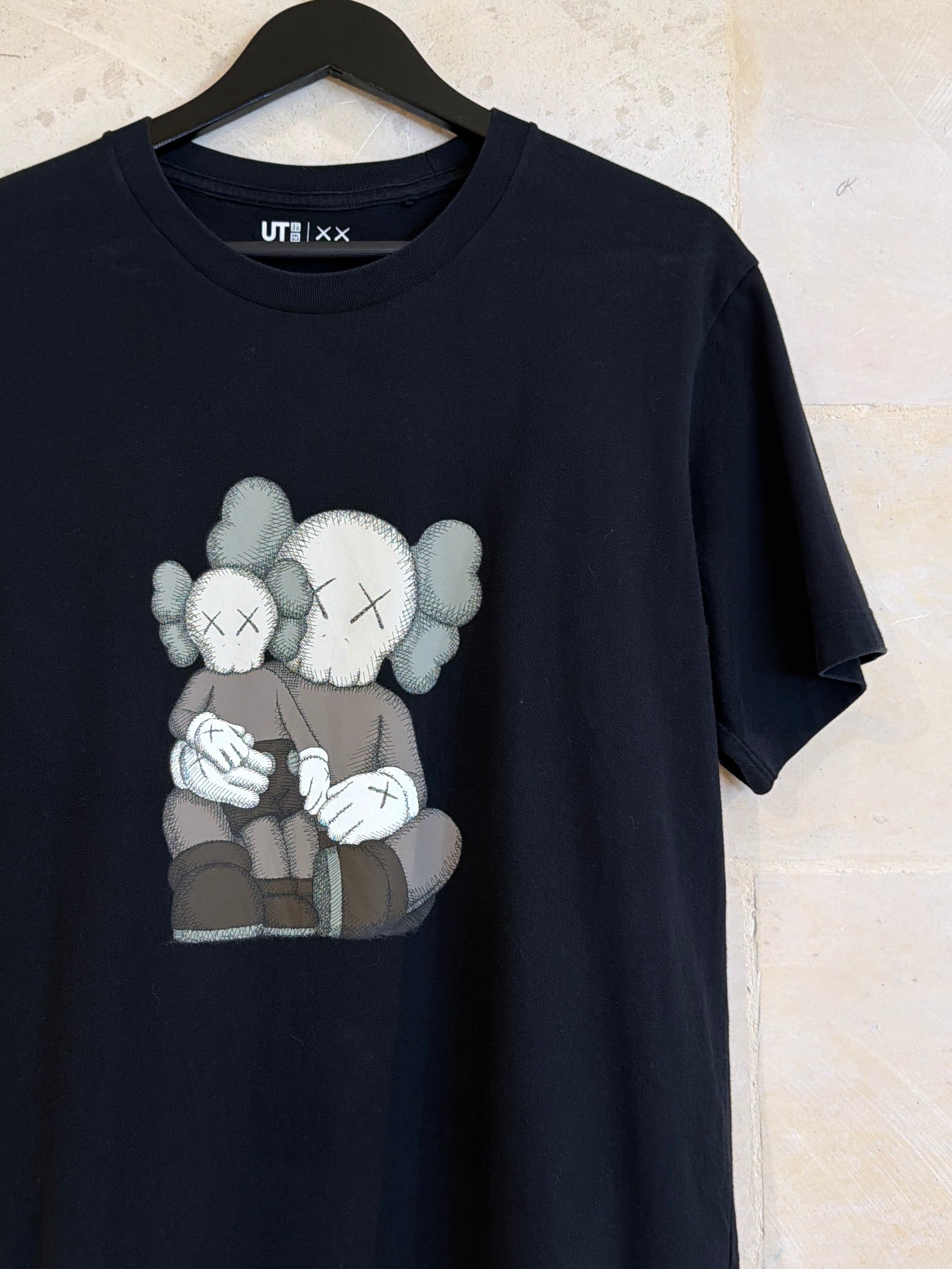 Uniqlo x Kaws (Medium) BRAND NEW