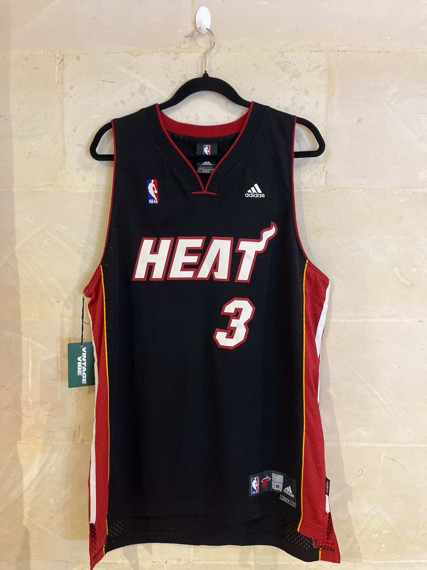 Dwayne Wade Heat Jersey (Medium)