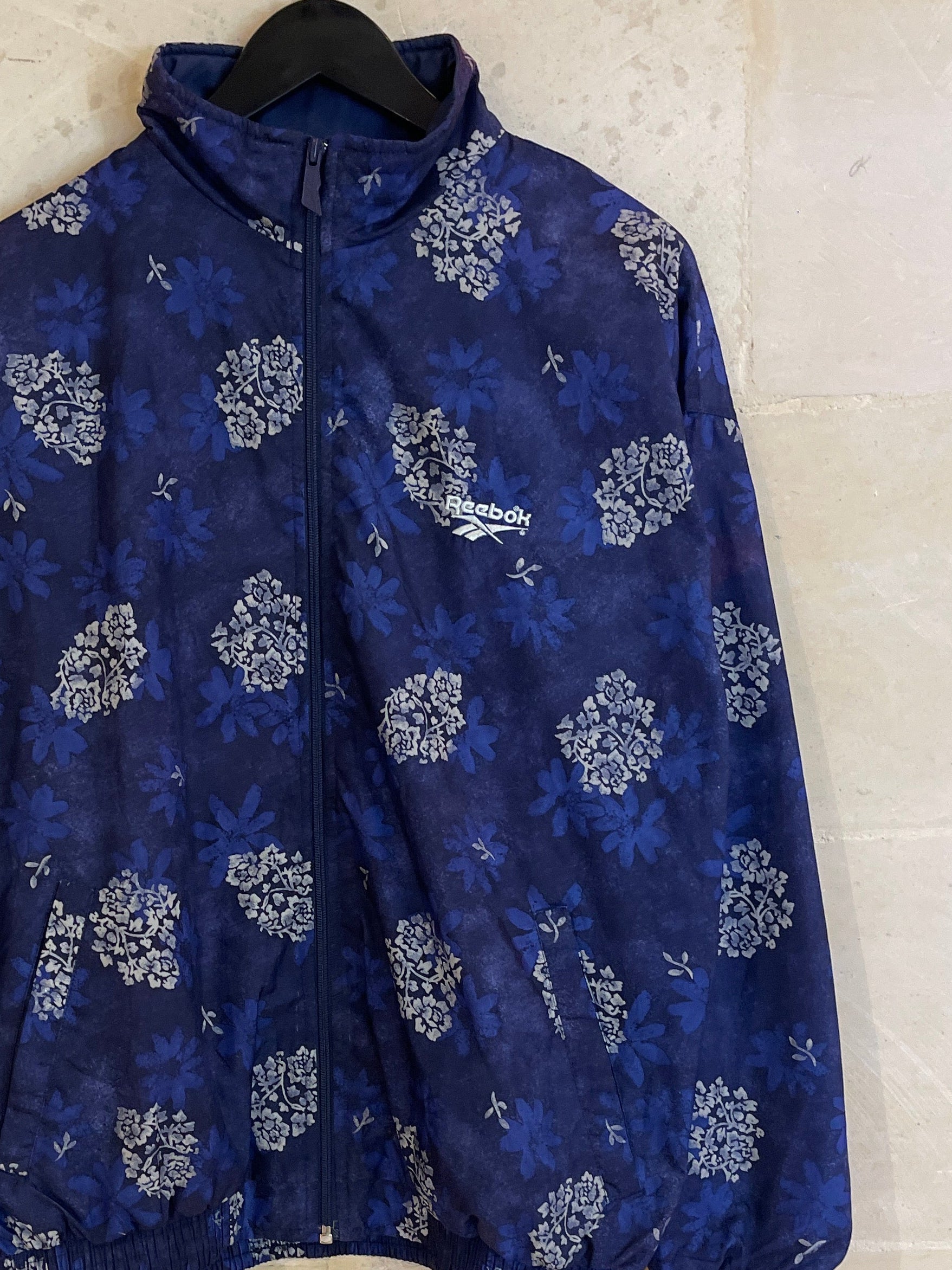 Vntg Reebok Windbreaker Jacket (Medium)