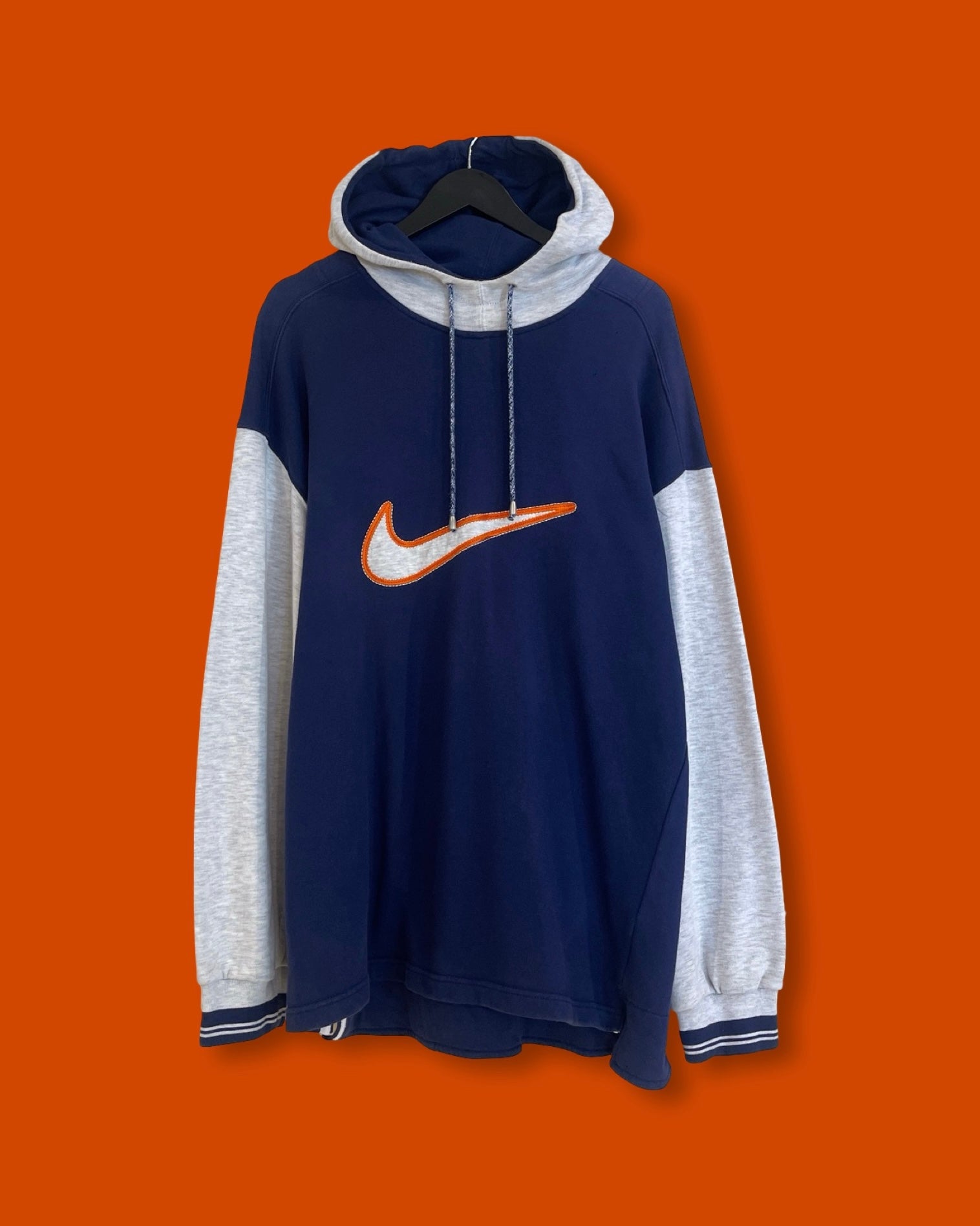 Vntg Nike Big Center Swoosh Hoodie (XL)