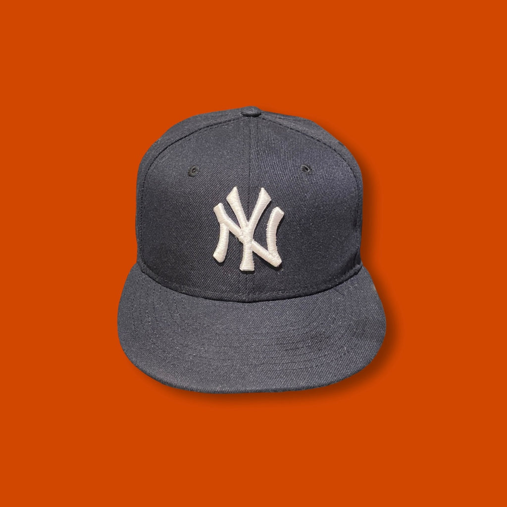 NY New York Yankees Closed Cap size 7