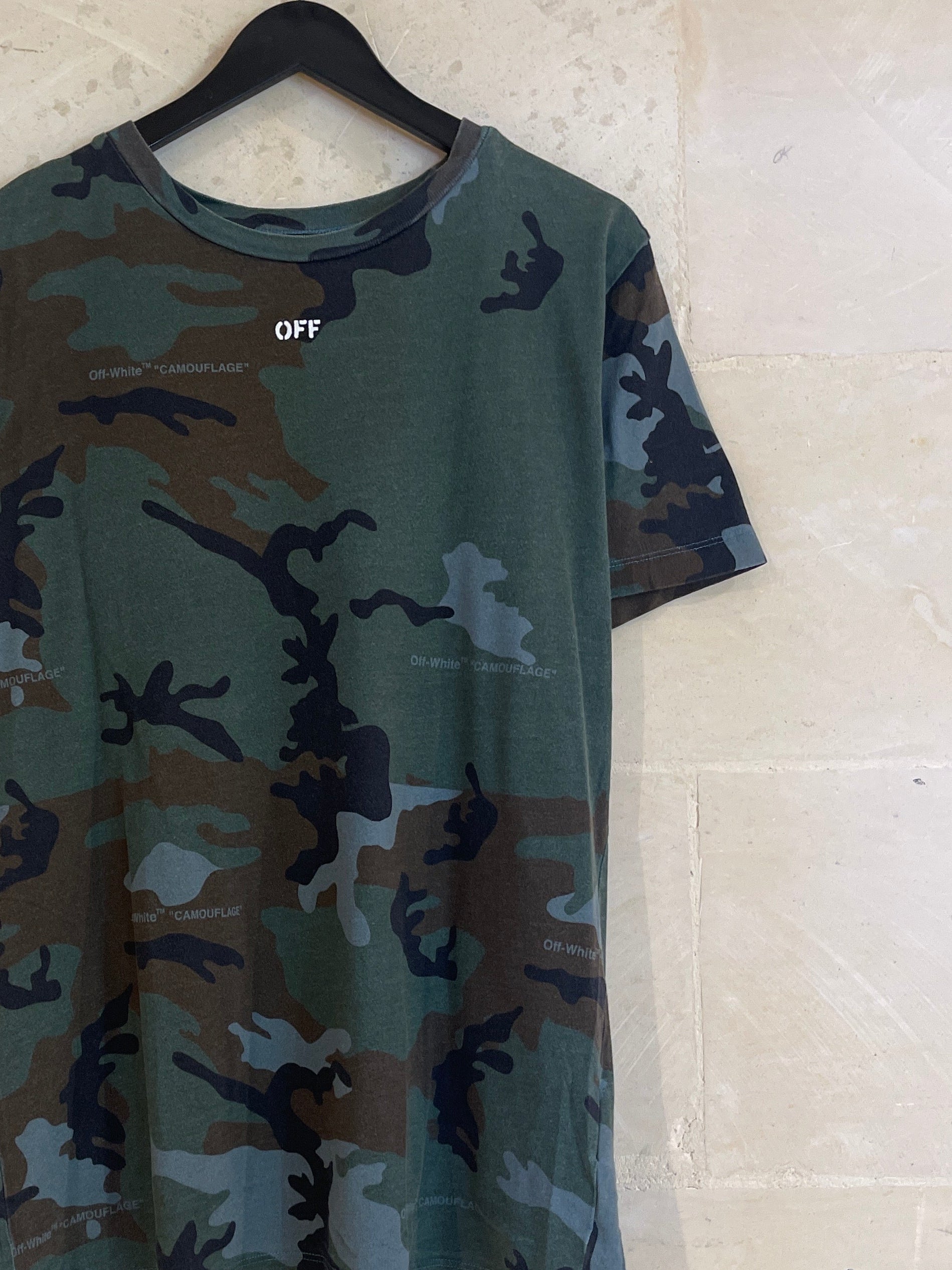 Off White Camo Tee (Large)