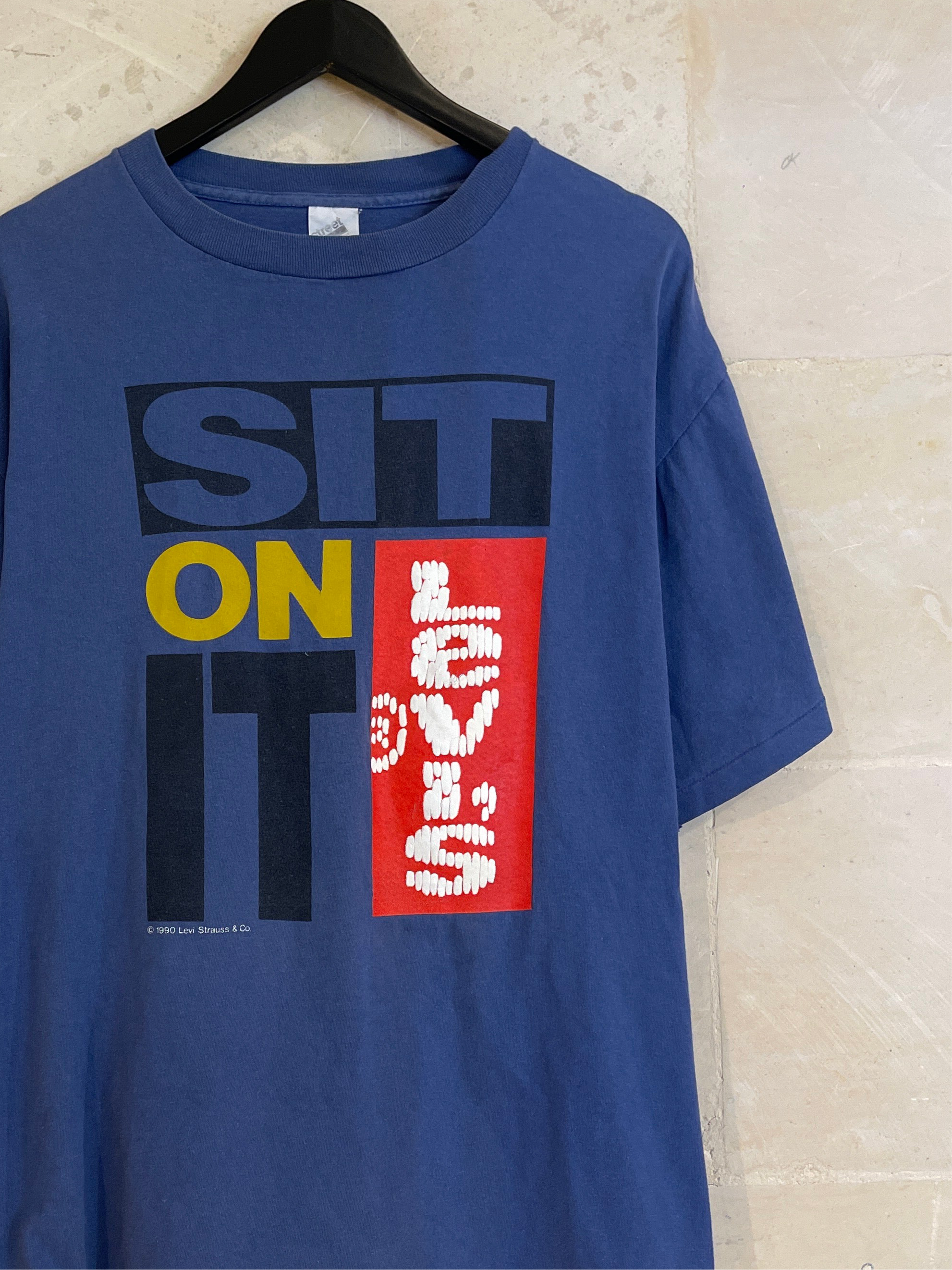 Vntg Levi’s Tee (Large)*