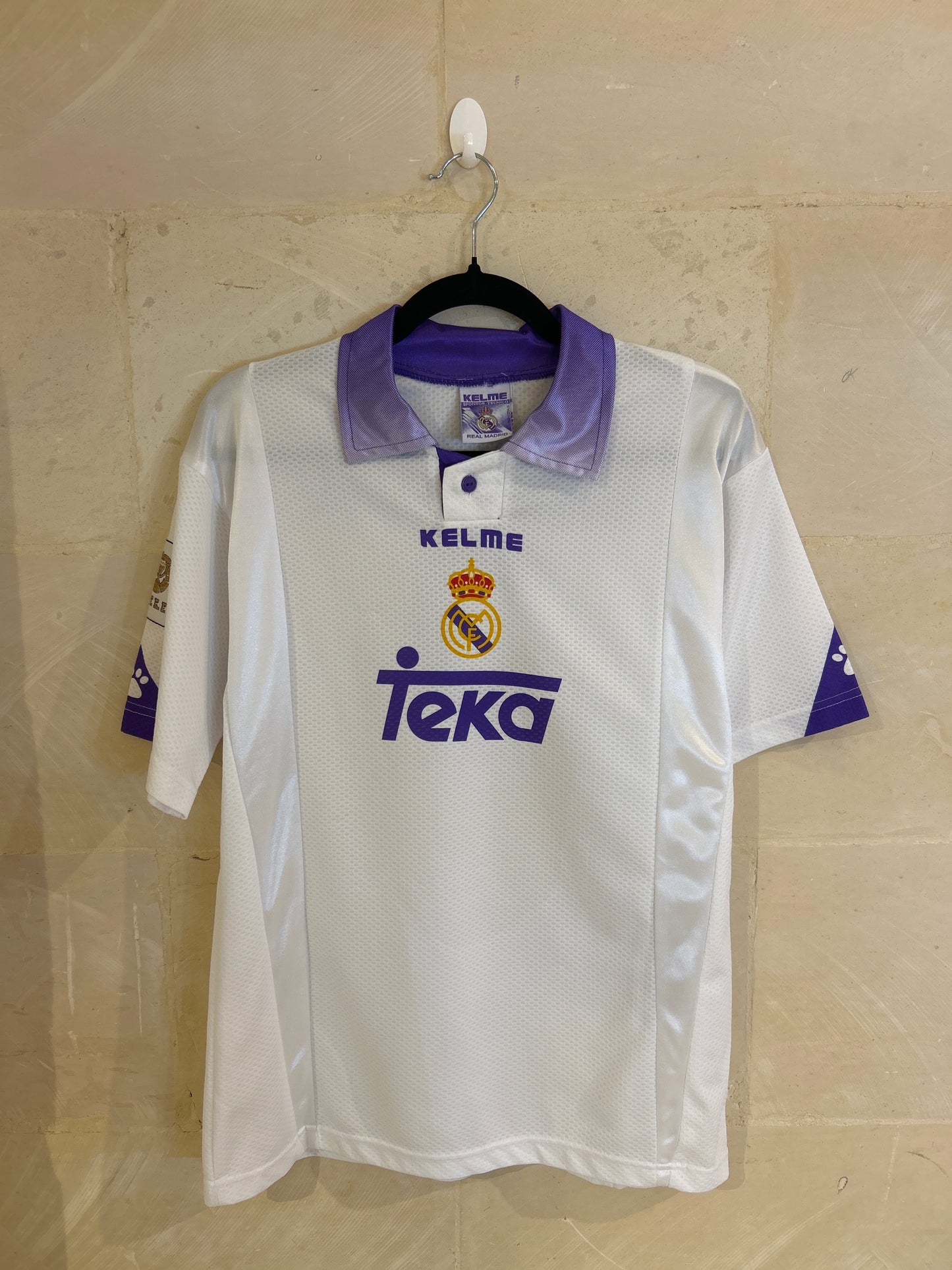 1997-98 Real Madrid Shirt (Small)