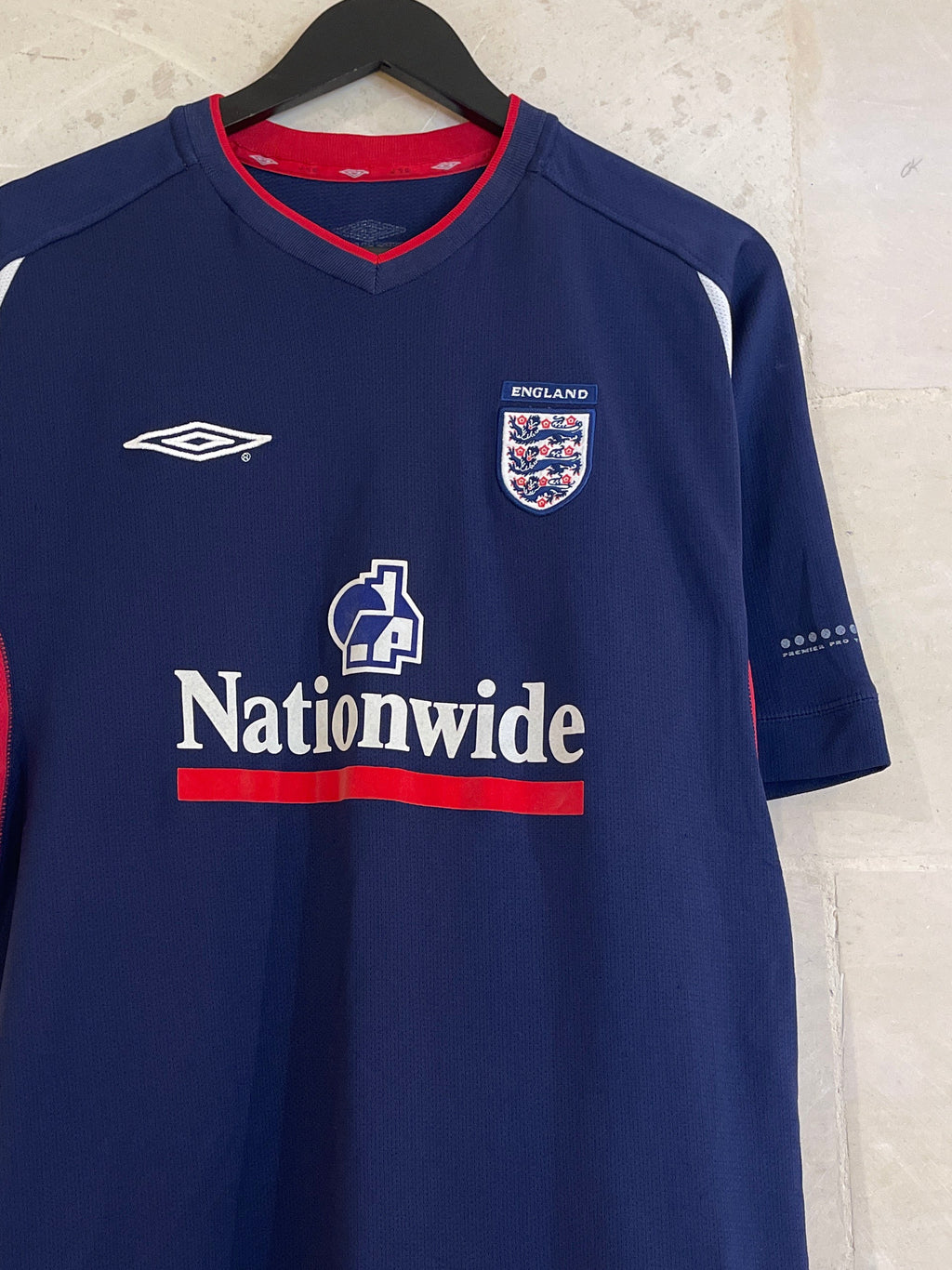 2002-03 Engalnd UMBRO Training Shirt With NATIONWIDE Sponsor (Fits Large)*/ Pull Out