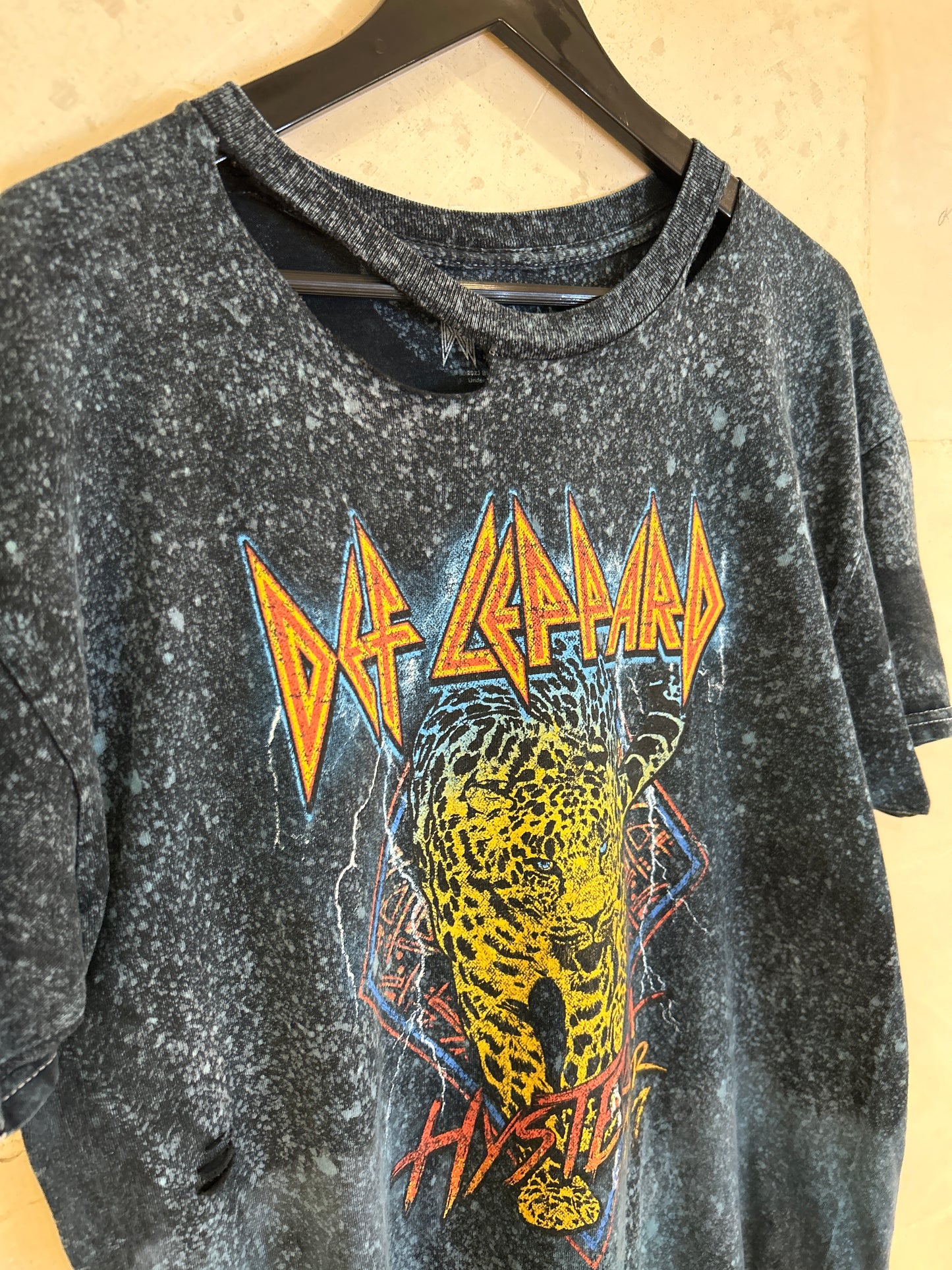 Def Leppard Tee (Large) Distressed Shown in Photo