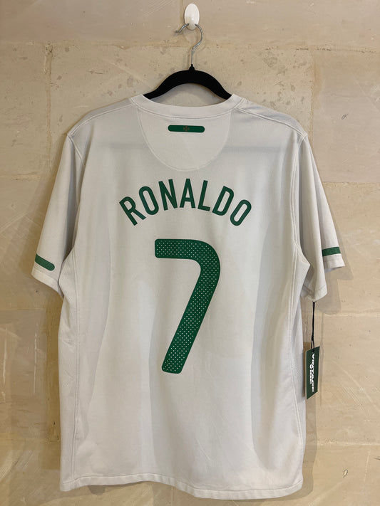 2010-11 Portugal Ronaldo Shirt (Large)