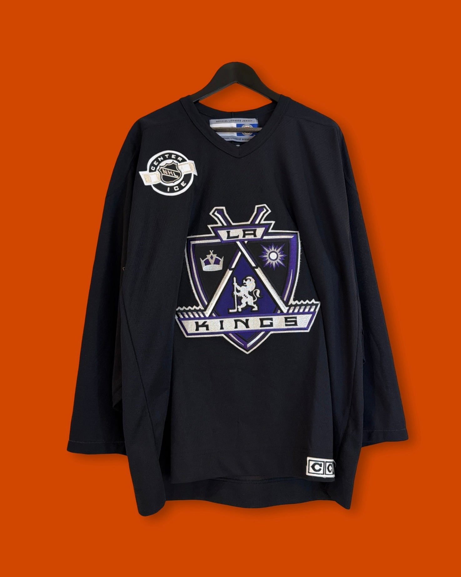 Brand New LA Kings Hockey Jersey (Large)