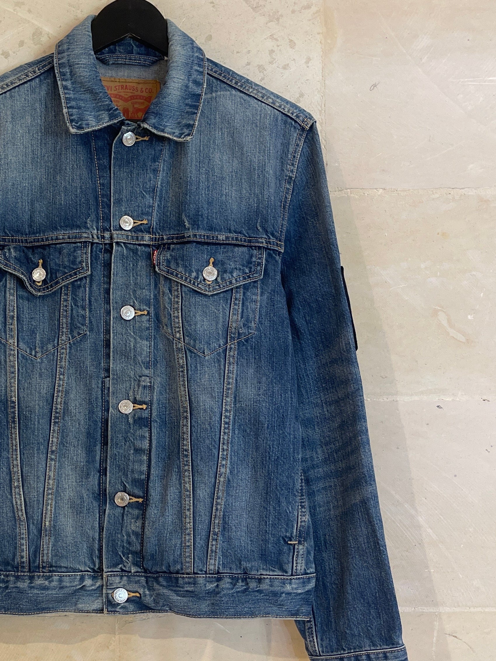 Levi’s Denim Jacket (Medium)