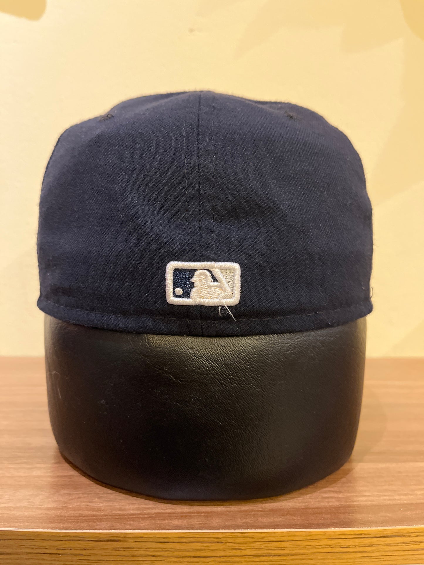 NY Derrek Jeter Closed Cap (6 7/8)