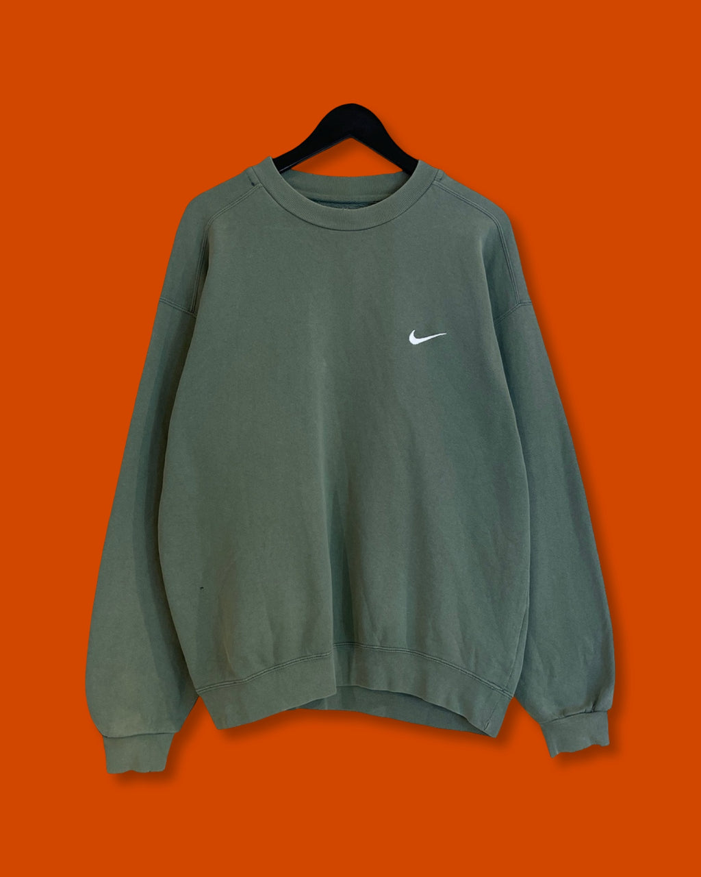 Vntg Nike Dark Green Sweatshirt (Medium)