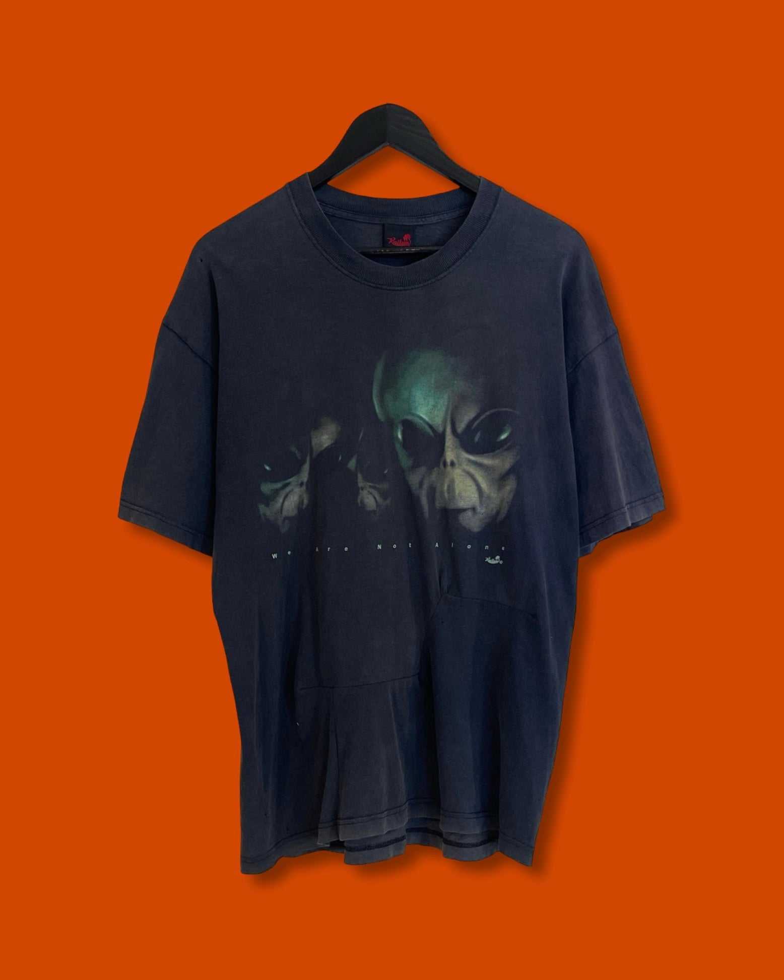 Vntg We are Not Alone Alien Tee (Large)