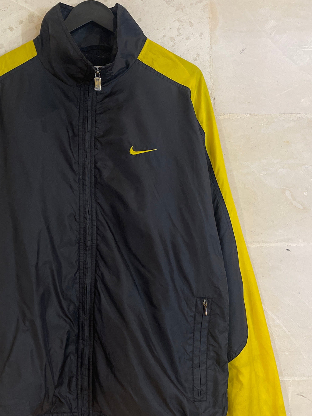 Vntg Nike Black-Yellow Windbreaker Jacket (Large)