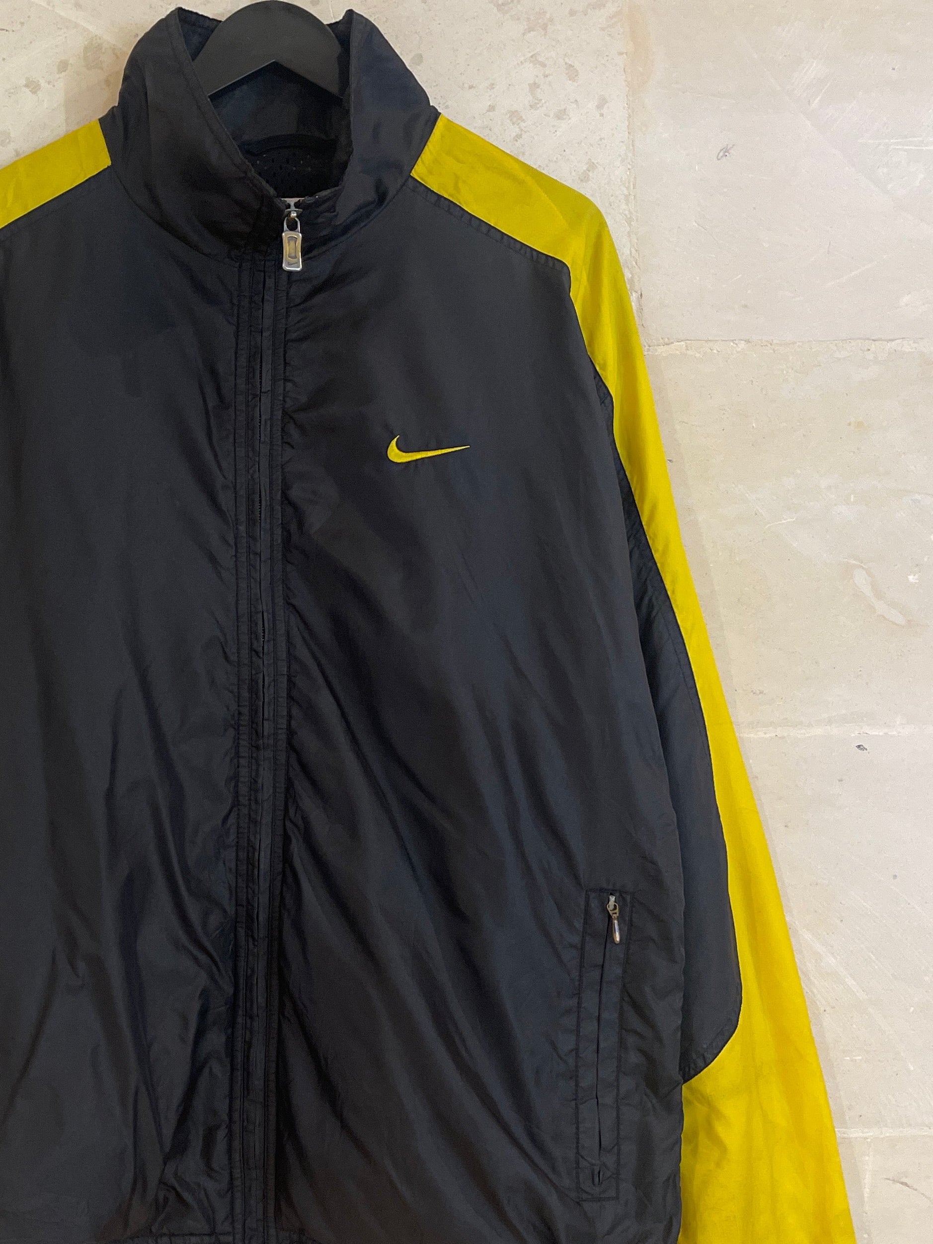 Vntg Nike Black-Yellow Windbreaker Jacket (Large)