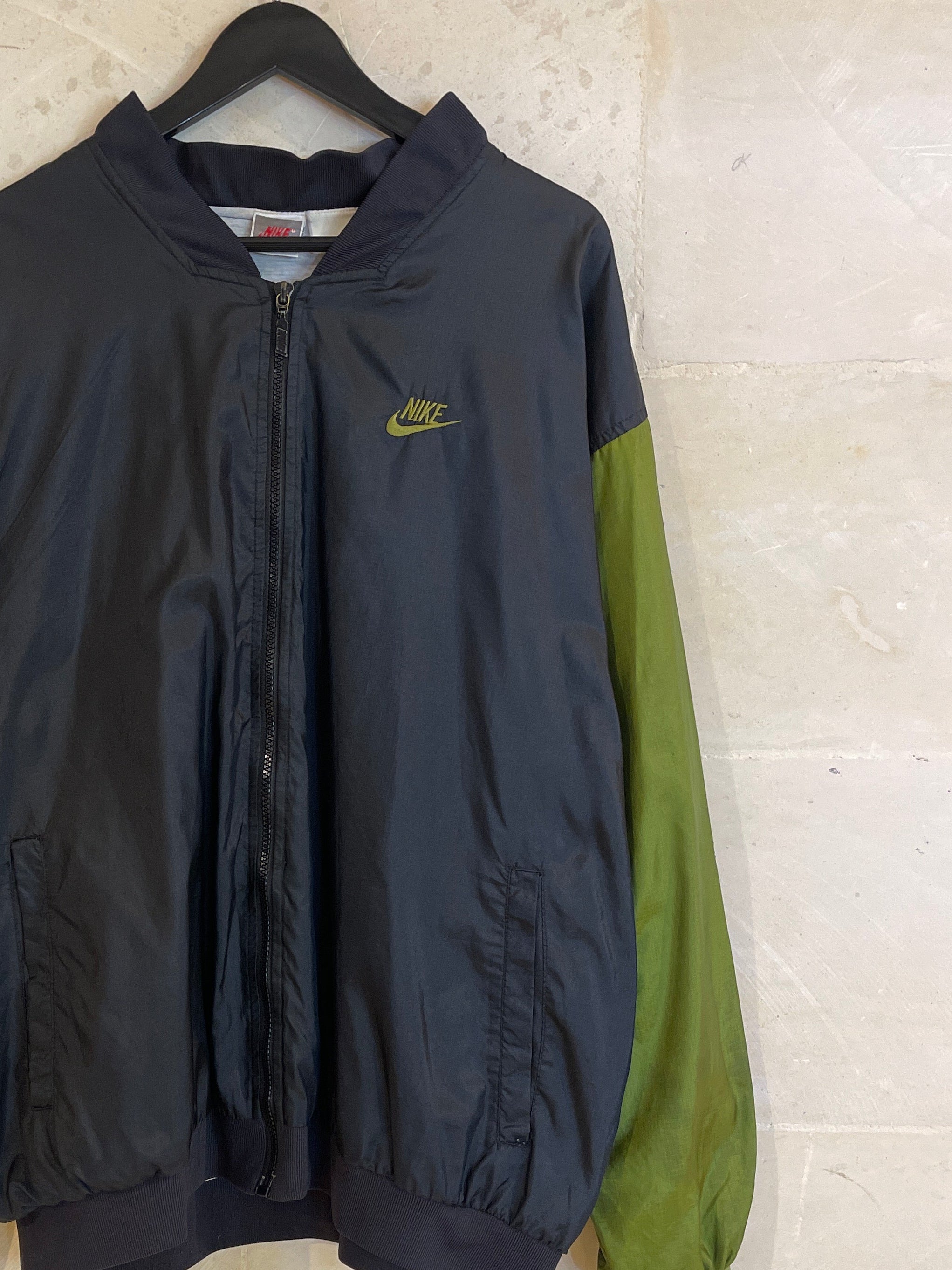 Vntg Nike Windbreaker Jacket Black/Green(Small)