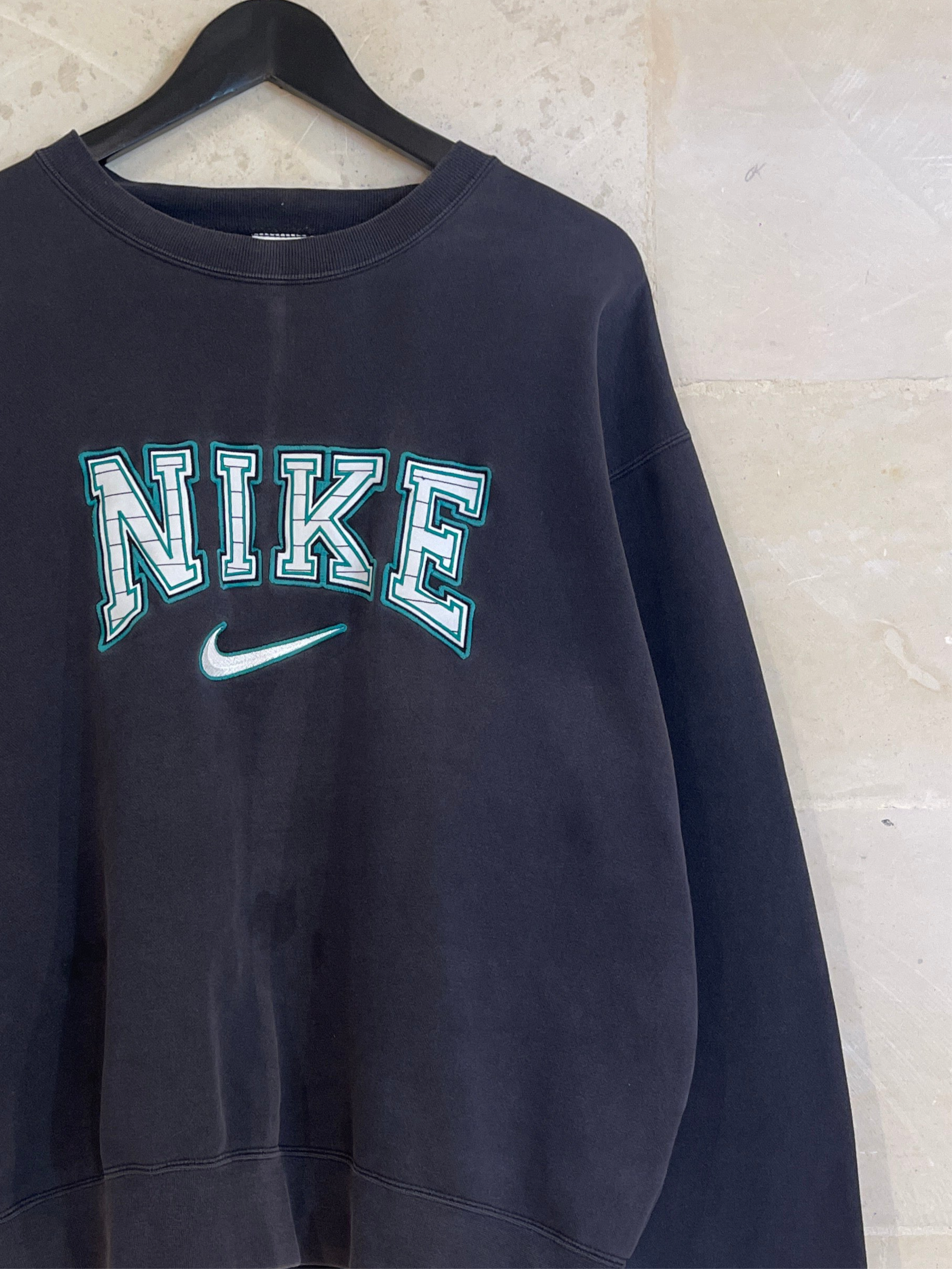 Vntg Nike Center Swoosh Crewneck (Medium)*