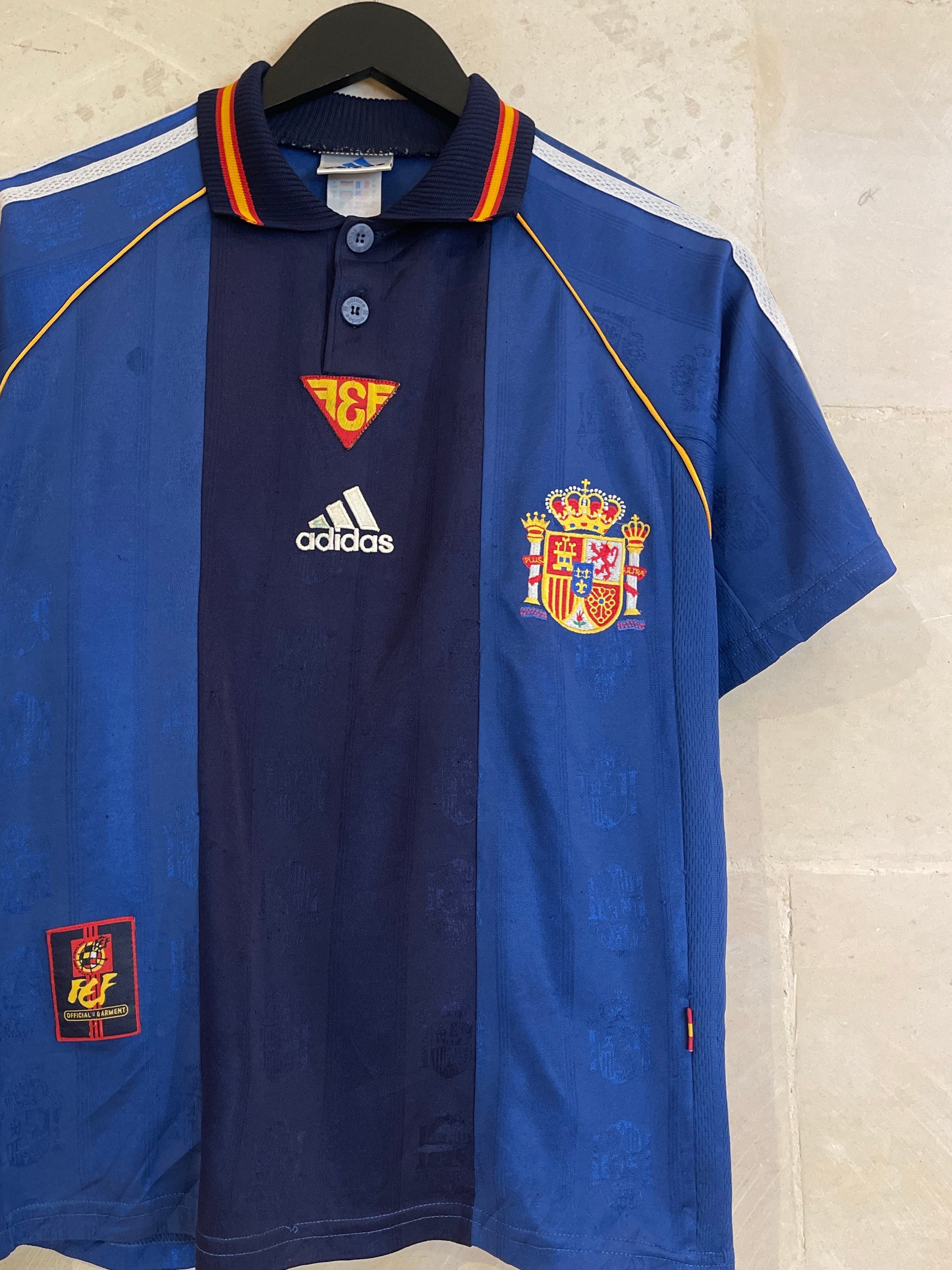 Vntg 1999-00 Spain Away Football Shirt (Small)