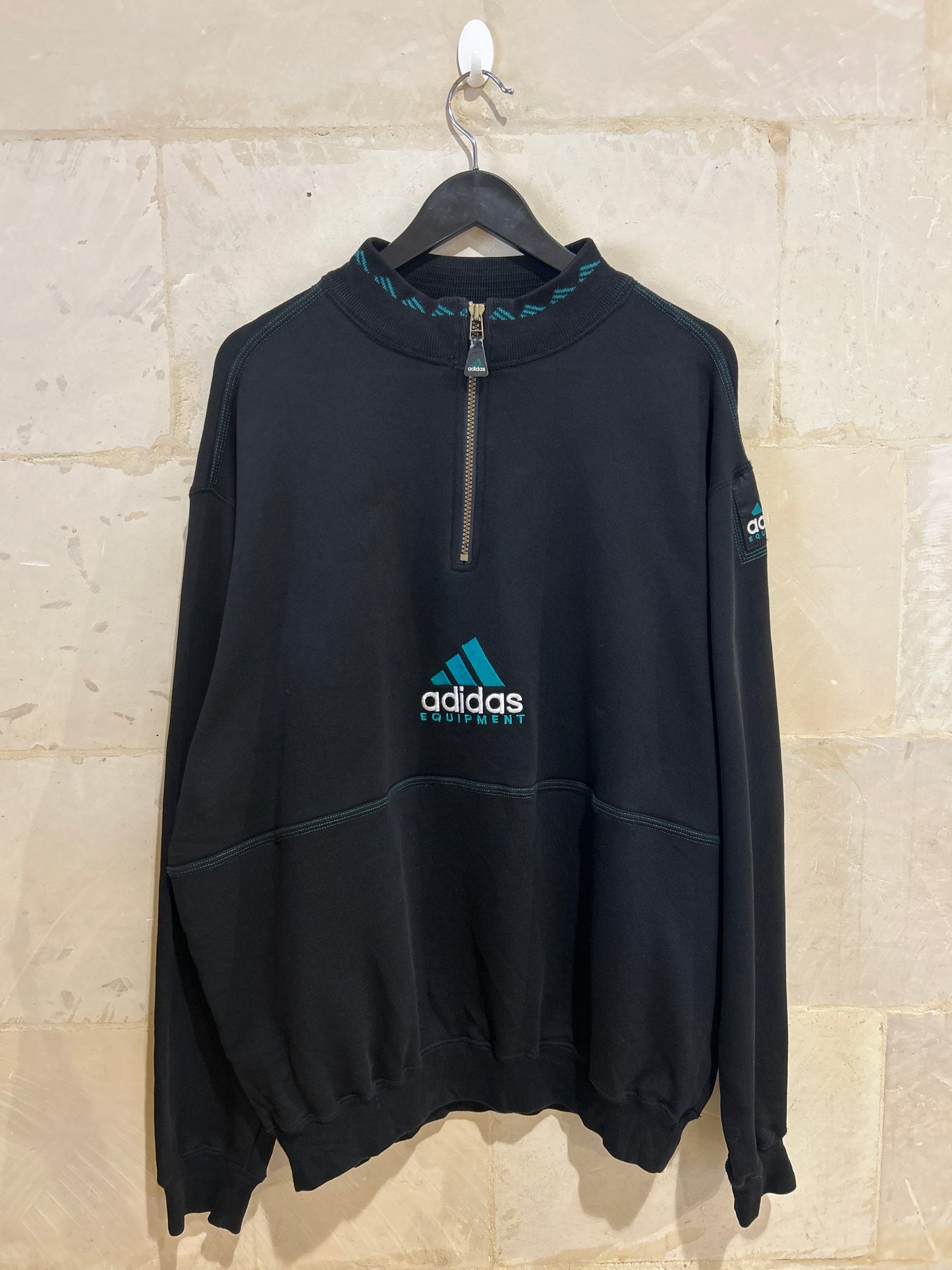 Vtg Adidas 1/4 Zip Sweatshirt (Large)