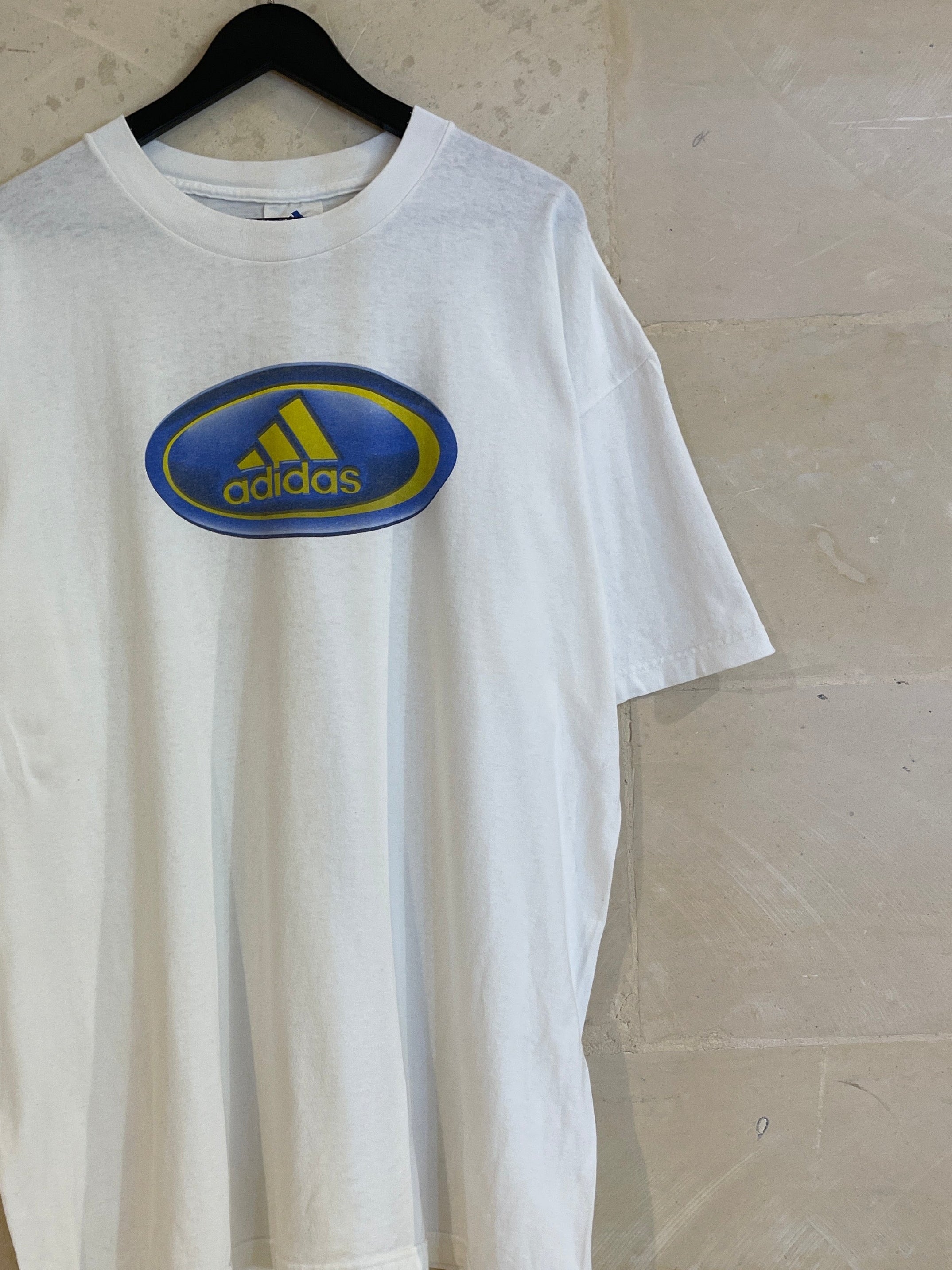 Vntg Adidas Mid Print Tee (Large)