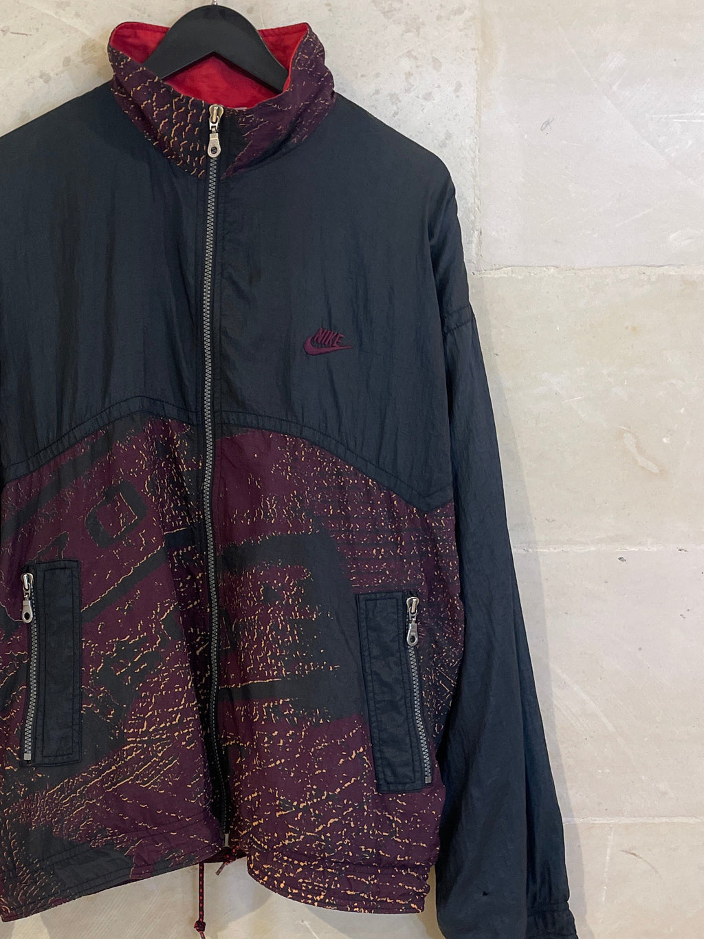 Vntg Nike Windbreaker Black/Maroon Jacket (Medium)