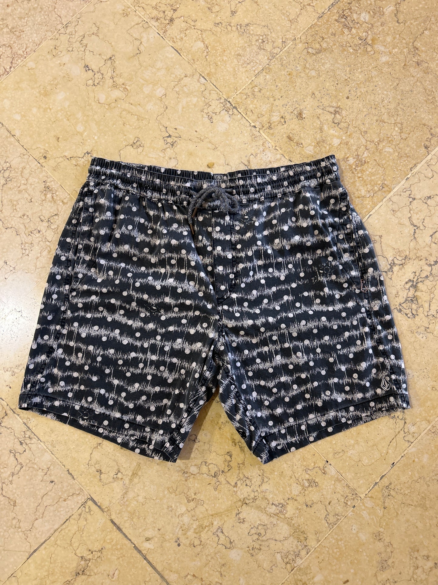 Volcom Shorts (W34)