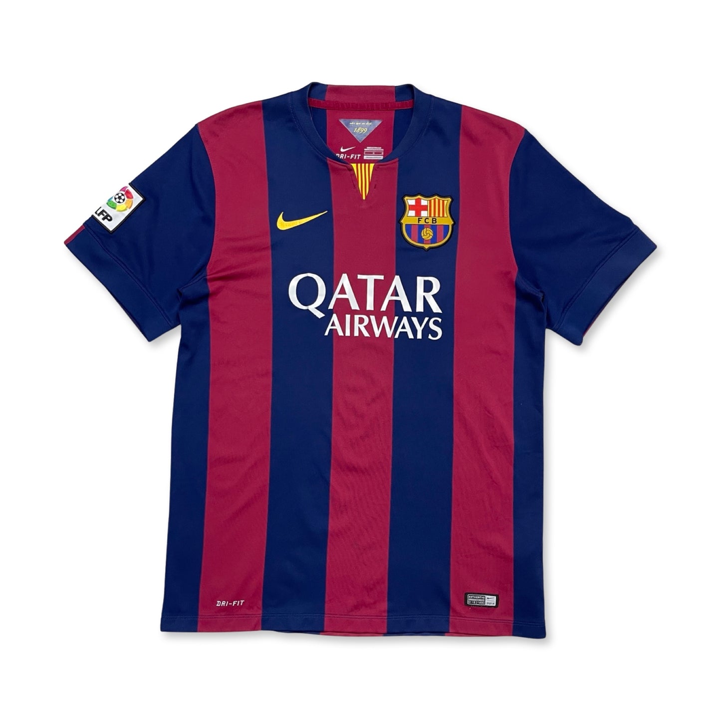 2014-15 FC Barcelona Nike Shirt (Large) small crack on letter Q