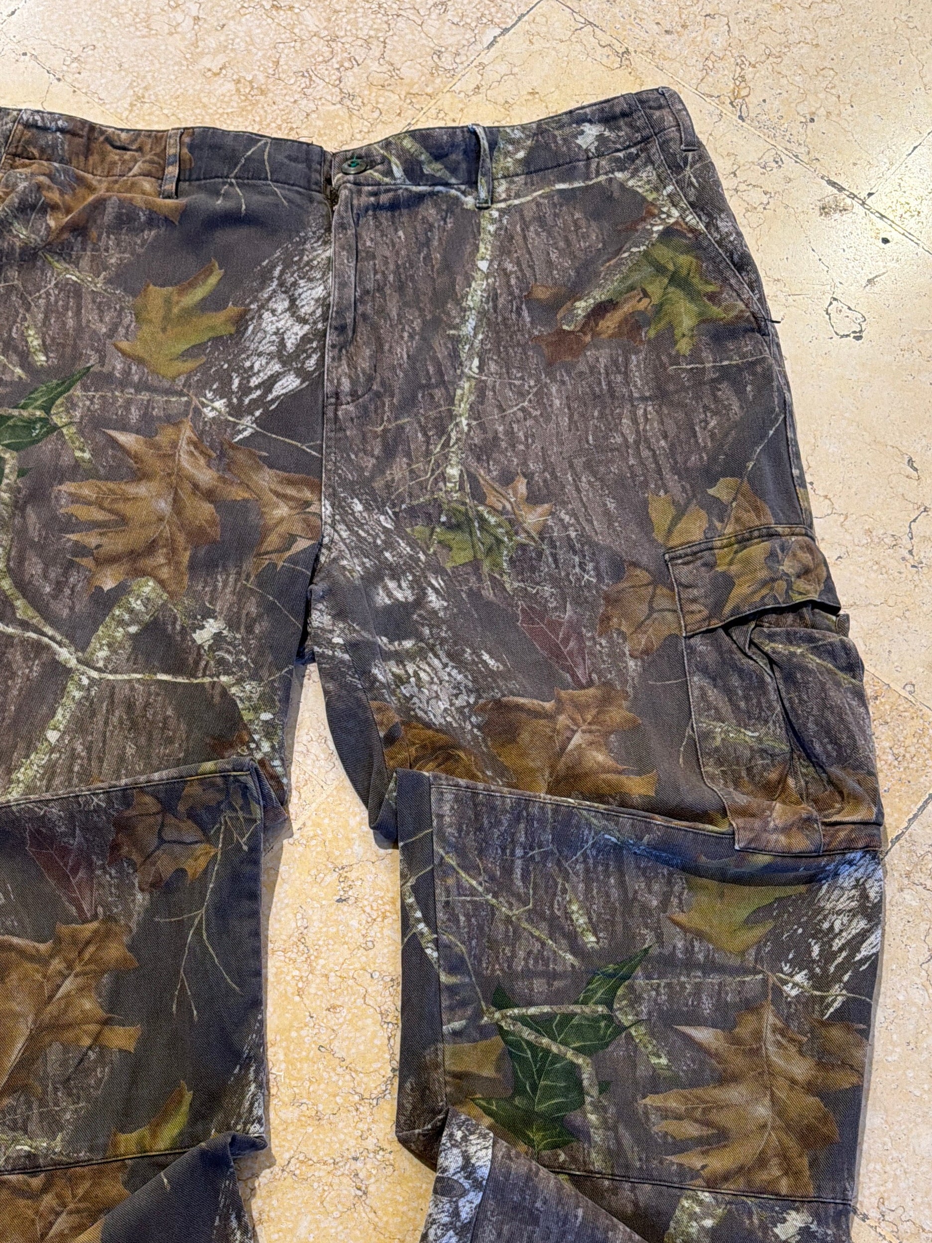 Real Tree Cargo Pants (W44/L34)*