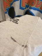 Vntg 90s AOP Mickey 3 Quarter minimal stains (XL)