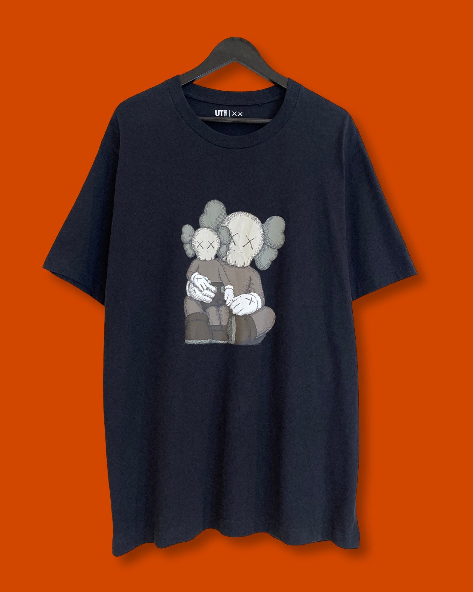 Uniqlo x Kaws (Large) BRAND NEW