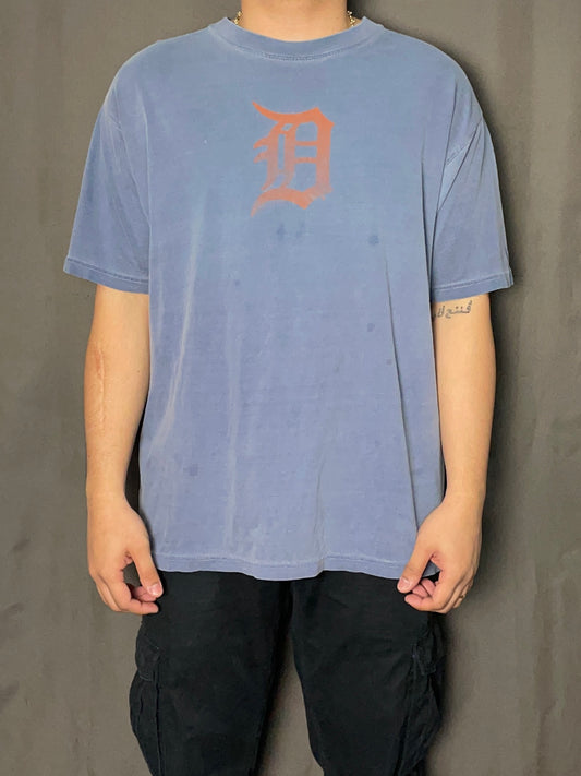 Detroit Tee (XL) dark spots stain