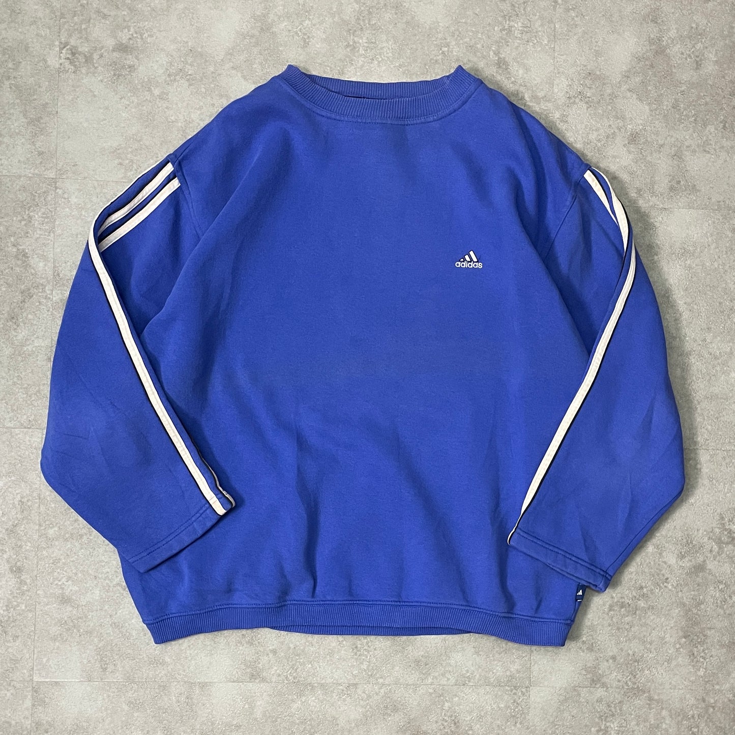 Vintage Adidas Sweatshirt (XL) faded line in front